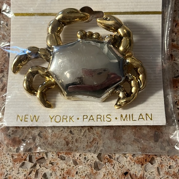 Zodiac Cancer the Crab fashion brooch - Picture 2 of 4